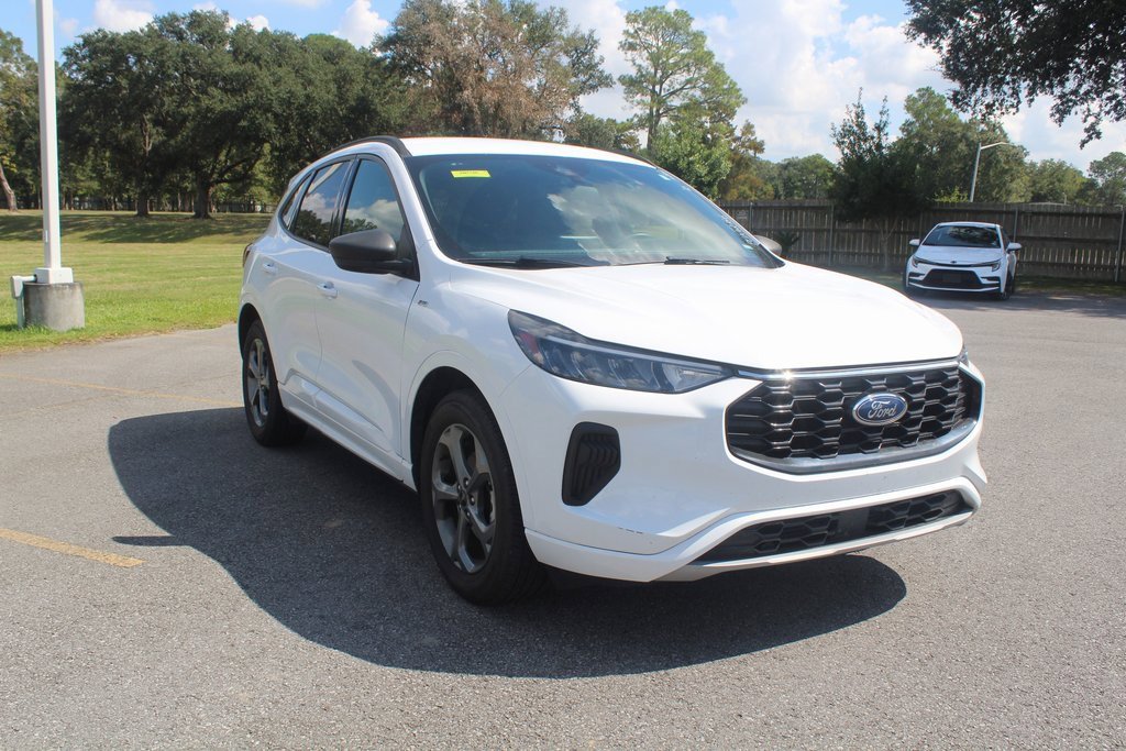 2023 Ford Escape ST-Line photo 3