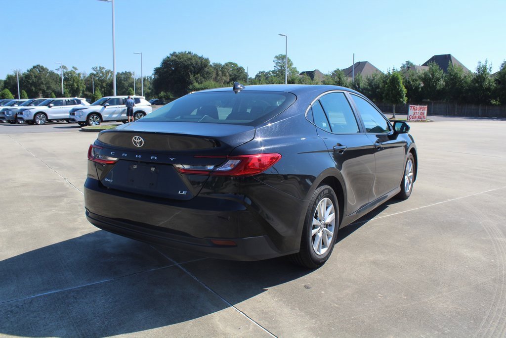 2025 Toyota Camry LE photo 4