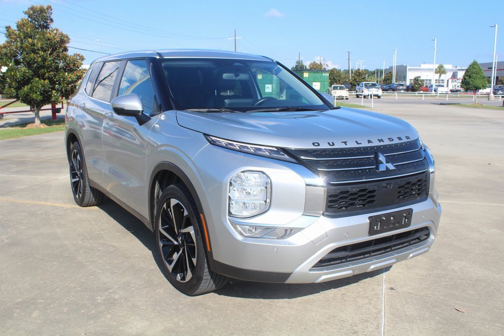 2024 Mitsubishi Outlander SE photo 4