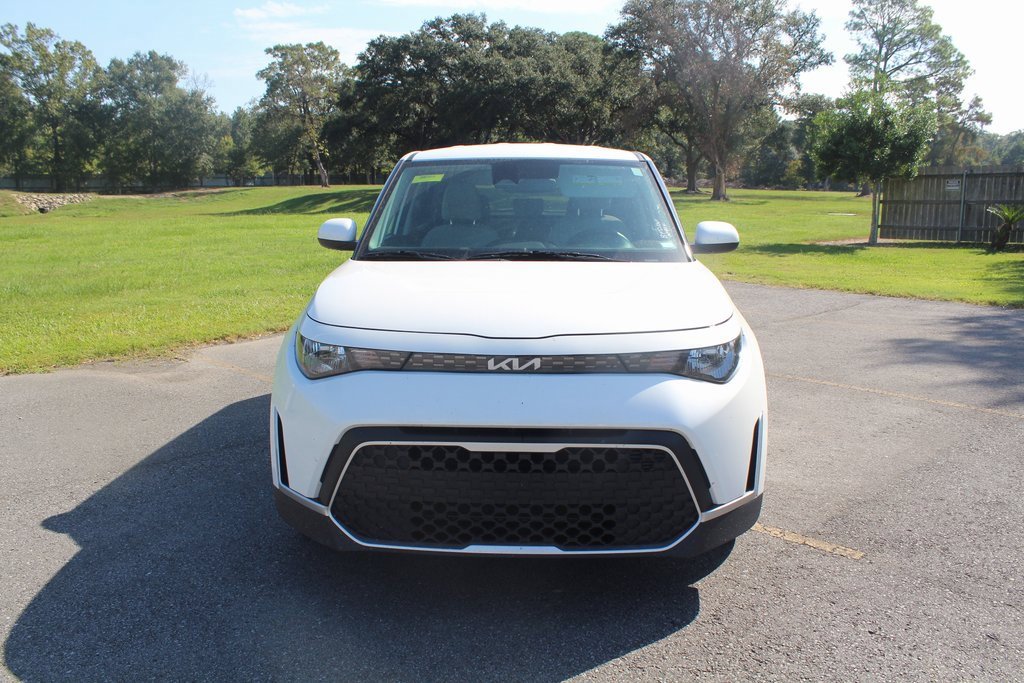 2023 Kia Soul LX photo 2