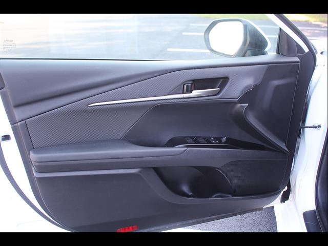 2025 Toyota Camry SE - Photo 10