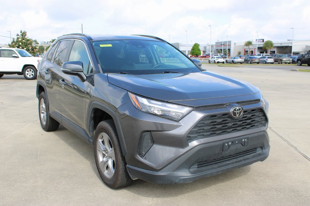 2022 Toyota RAV4 XLE photo 4