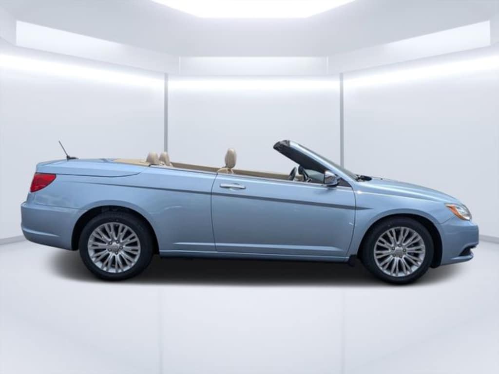 Used 2013 Chrysler 200 Limited Convertible