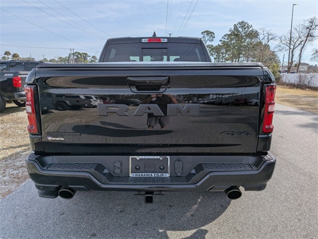 New 2026 Ram 1500 BIG HORN CREW CAB 4X4 5'7 BOX Pickup