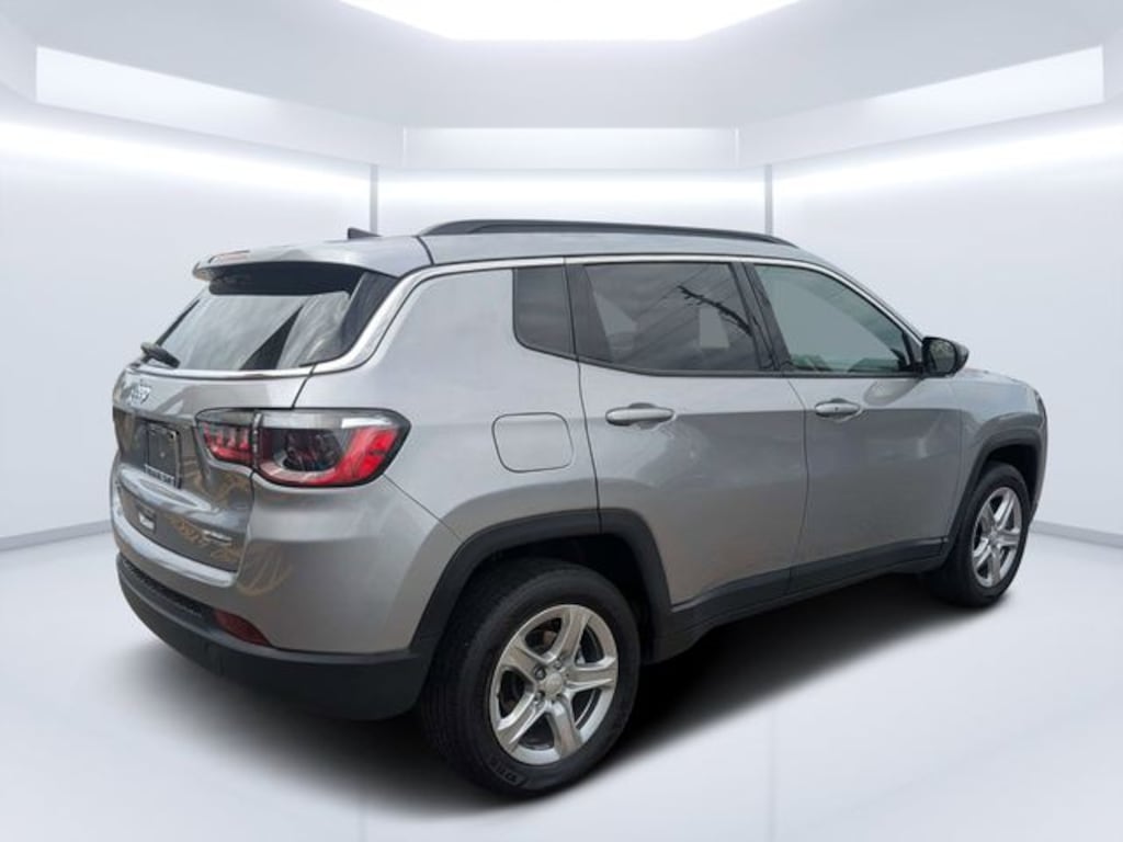 Used 2024 Jeep Compass Latitude SUV