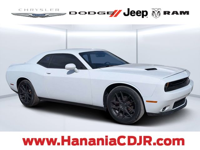 2019 Dodge Challenger SXT Auto's photo