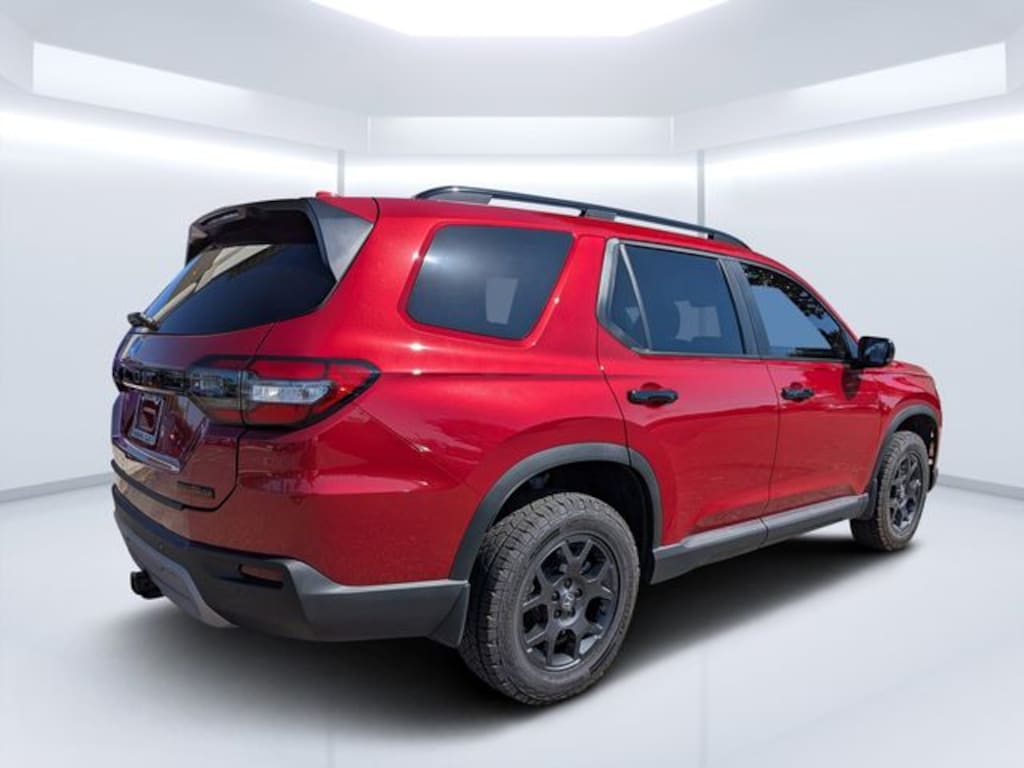 Used 2025 Honda Pilot TrailSport SUV