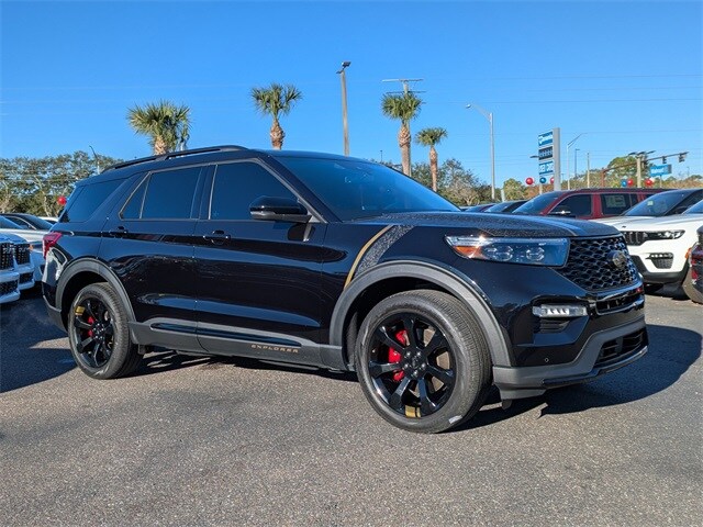 2023 Ford Explorer ST photo 2