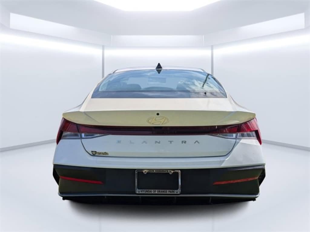 Used 2024 Hyundai Elantra SEL Sedan
