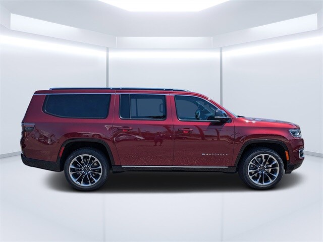 2025 Jeep Wagoneer L Series III photo 2