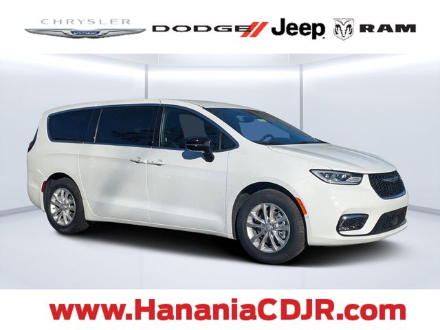 2026 Chrysler Pacifica Passenger Van 