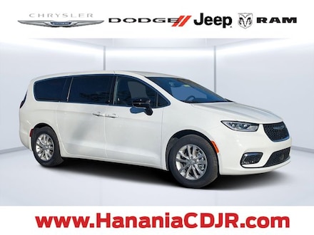 2026 Chrysler Pacifica SELECT Passenger Van
