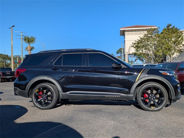 2023 Ford Explorer ST photo 3
