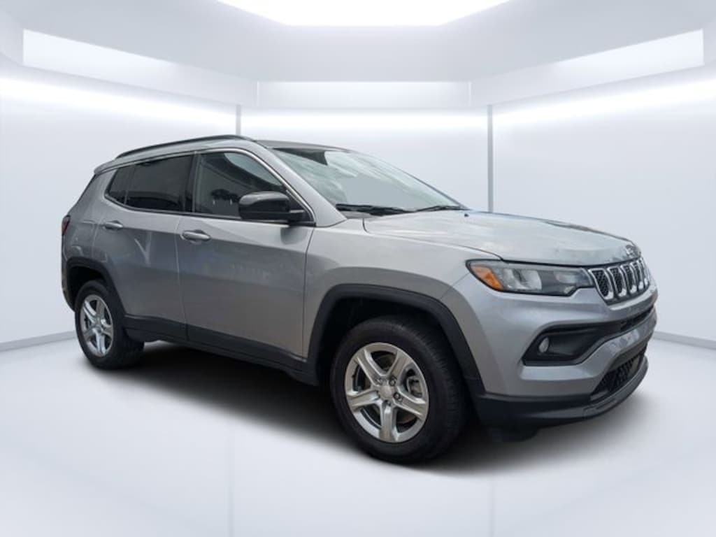 Used 2024 Jeep Compass Latitude SUV