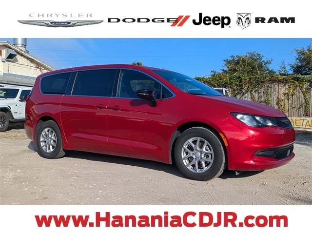 2025 Chrysler Voyager LX's photo