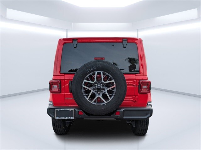 2025 Jeep Wrangler Sahara photo 4