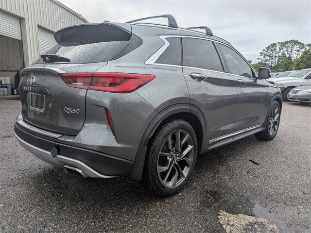 2019 Infiniti QX50 Essential photo 2