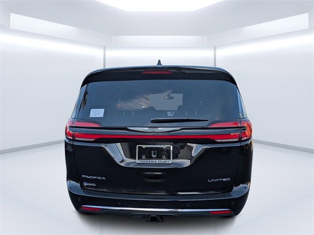 2026 Chrysler Pacifica Limited photo 4