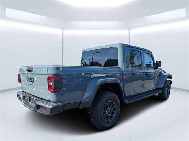 2025 Jeep Gladiator Sport S photo 3