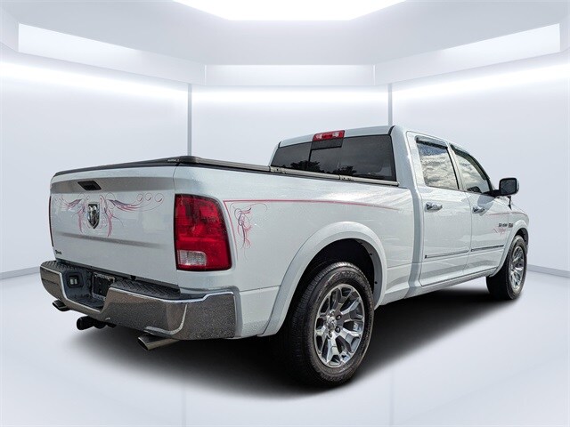 2019 Ram 1500 Classic SLT photo 3
