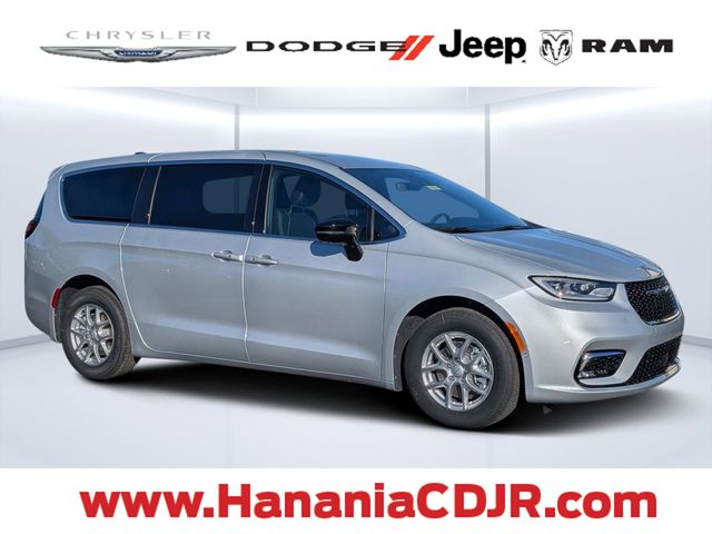 2026 Chrysler Pacifica Passenger Van 