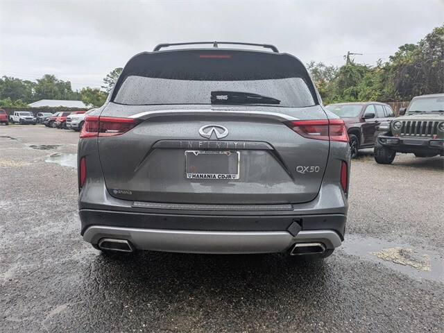 2019 Infiniti QX50 Essential photo 3