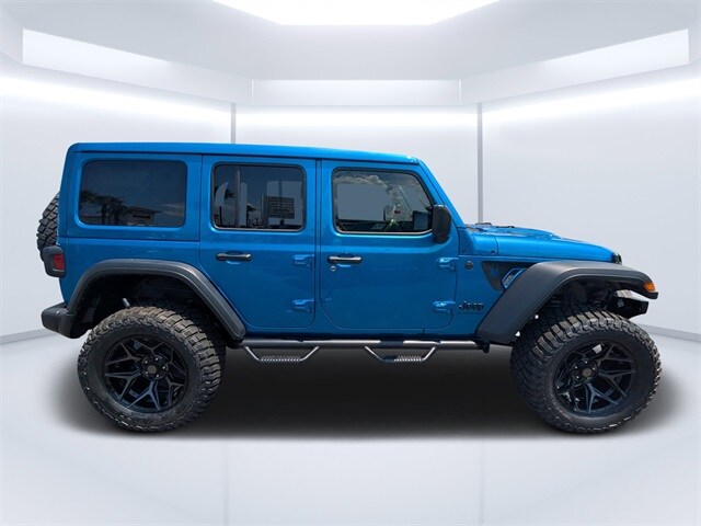 2025 Jeep Wrangler Willys photo 2