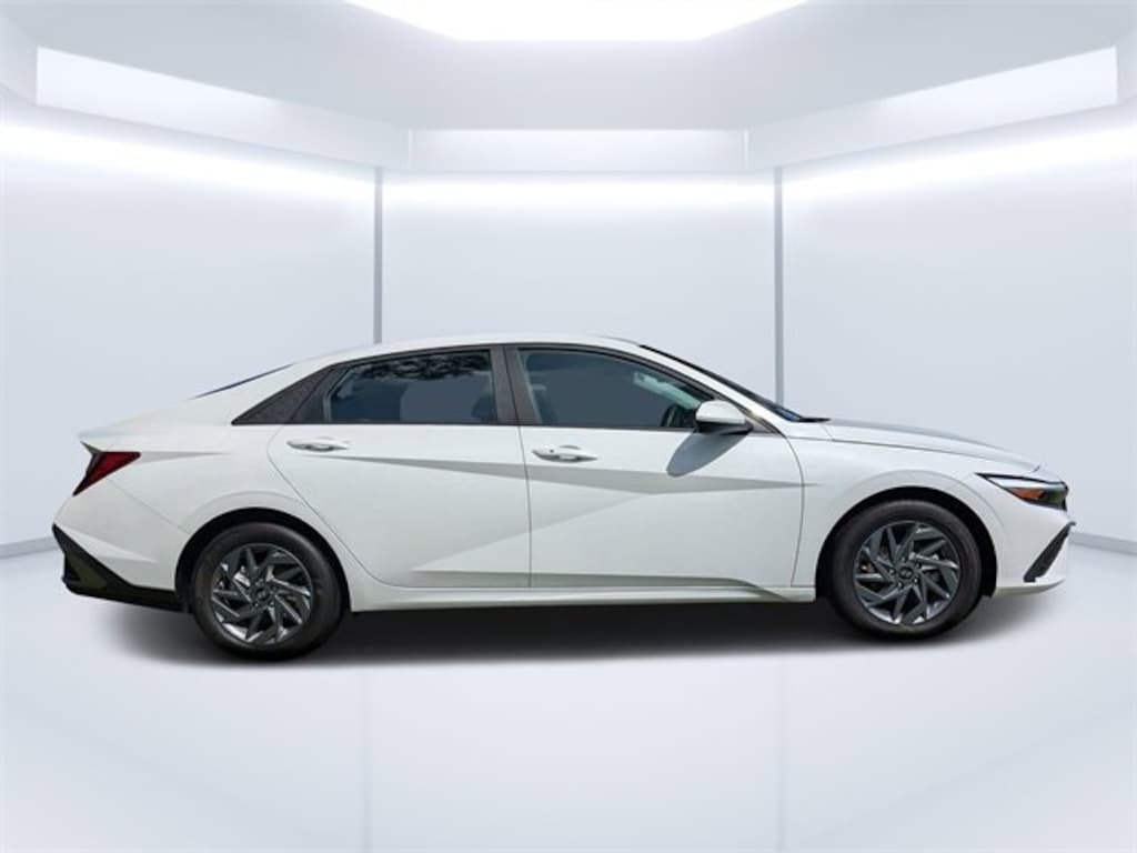 Used 2024 Hyundai Elantra SEL Sedan