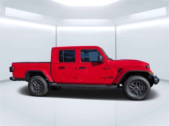 2025 Jeep Gladiator Sport S photo 2