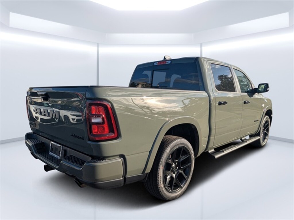 New 2026 Ram 1500 LARAMIE CREW CAB 4X4 5'7 BOX Pickup