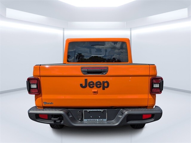2025 Jeep Gladiator Sport S photo 3