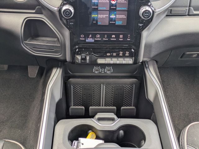2025 RAM 2500 Laramie - Photo 18