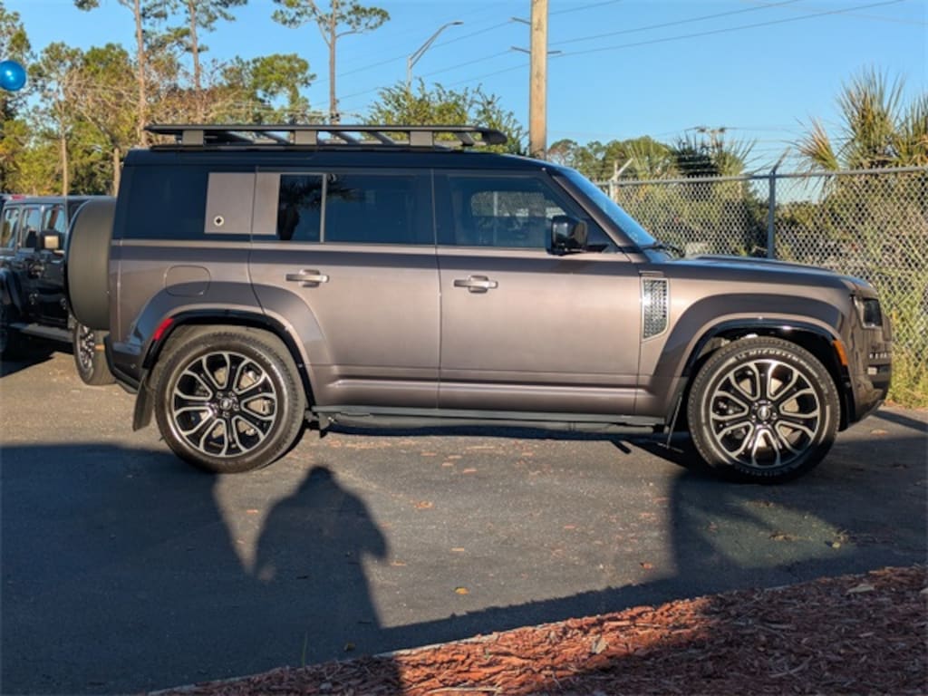 Used 2025 Land Rover Defender 110 OCTA SUV