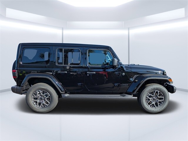 2026 Jeep Wrangler Sahara photo 2