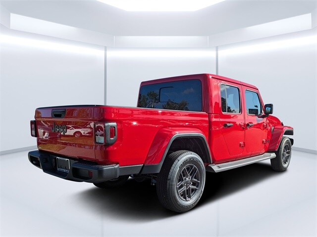2025 Jeep Gladiator Sport S photo 3