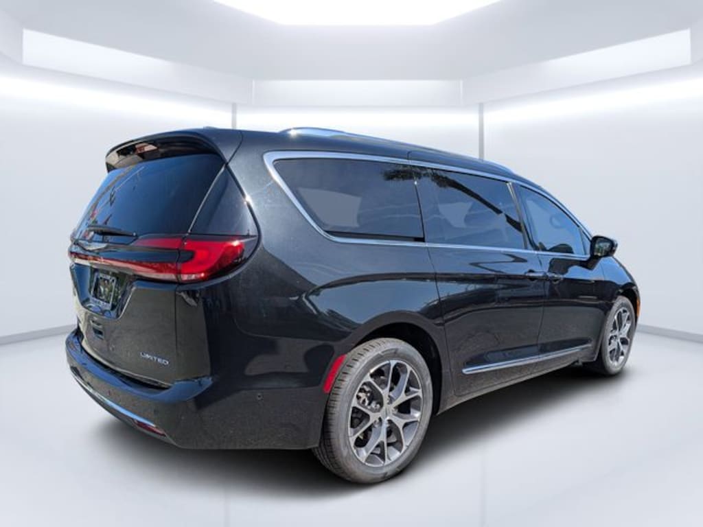 Used 2021 Chrysler Pacifica Limited Van Passenger Van