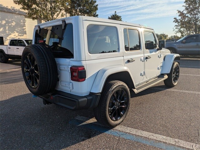 2024 Jeep Wrangler 4xe Sahara photo 3