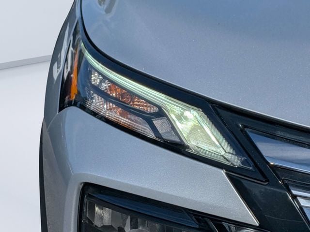 2024 Nissan Rogue SV - Photo 9