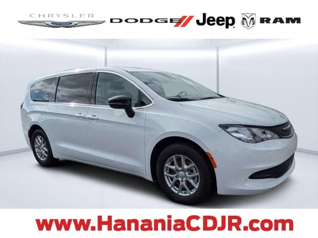 2026 Chrysler Voyager LX's photo