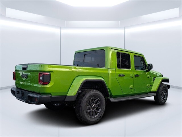 2025 Jeep Gladiator Sport S photo 3