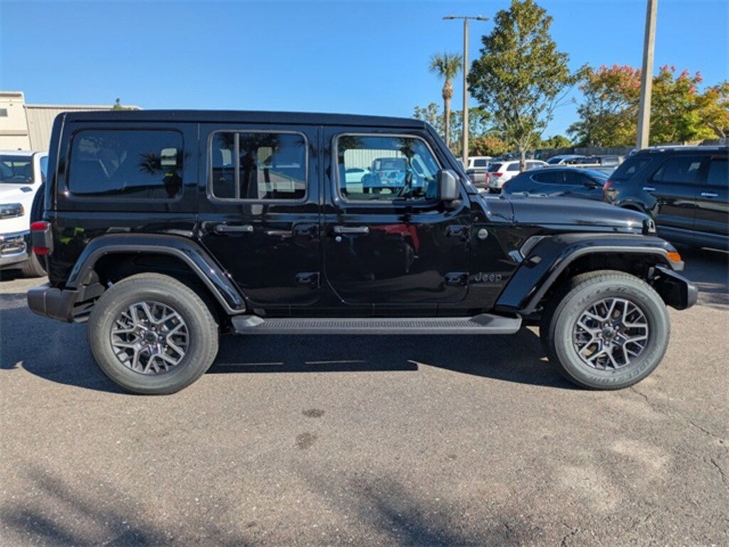 New 2026 Jeep Wrangler 4-DOOR SAHARA Sport Utility