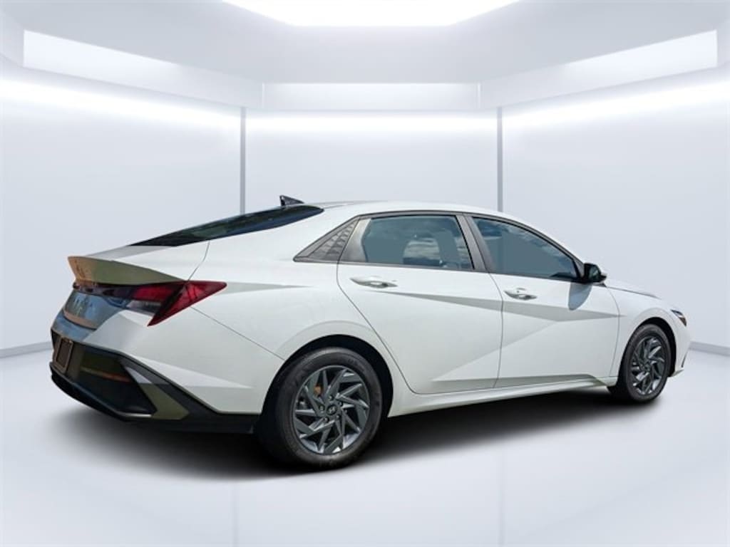 Used 2024 Hyundai Elantra SEL Sedan