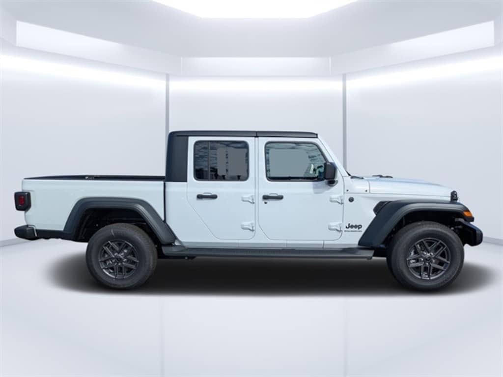 New 2025 Jeep Gladiator SPORT S 4X4 Pickup