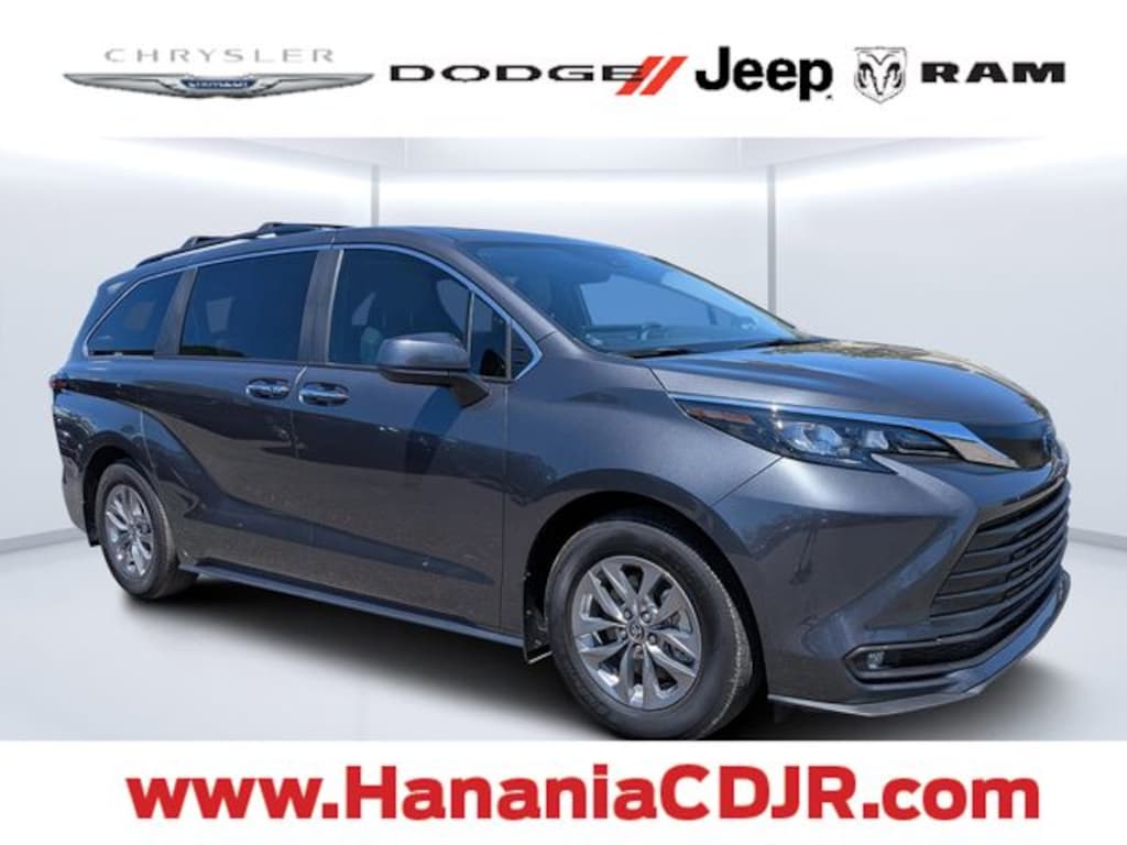 Used 2025 Toyota Sienna XLE 8 Passenger Van Passenger Van