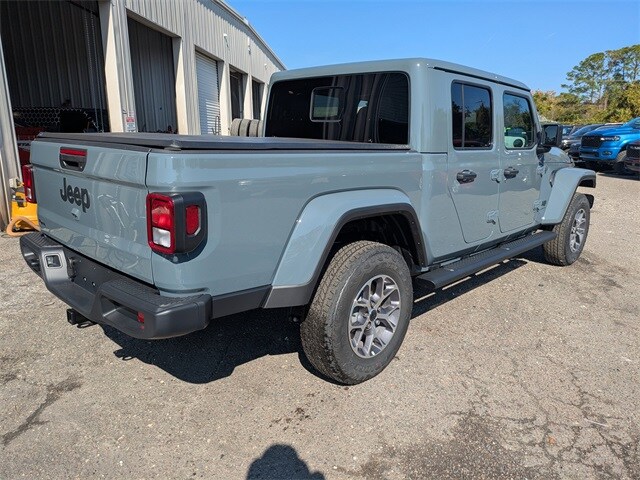 2026 Jeep Gladiator Sport S photo 3