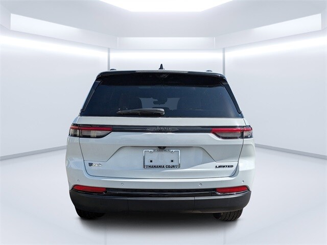 2025 Jeep Grand Cherokee Limited photo 3