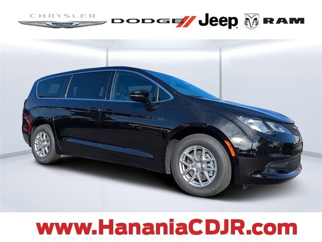 2026 Chrysler Voyager LX's photo