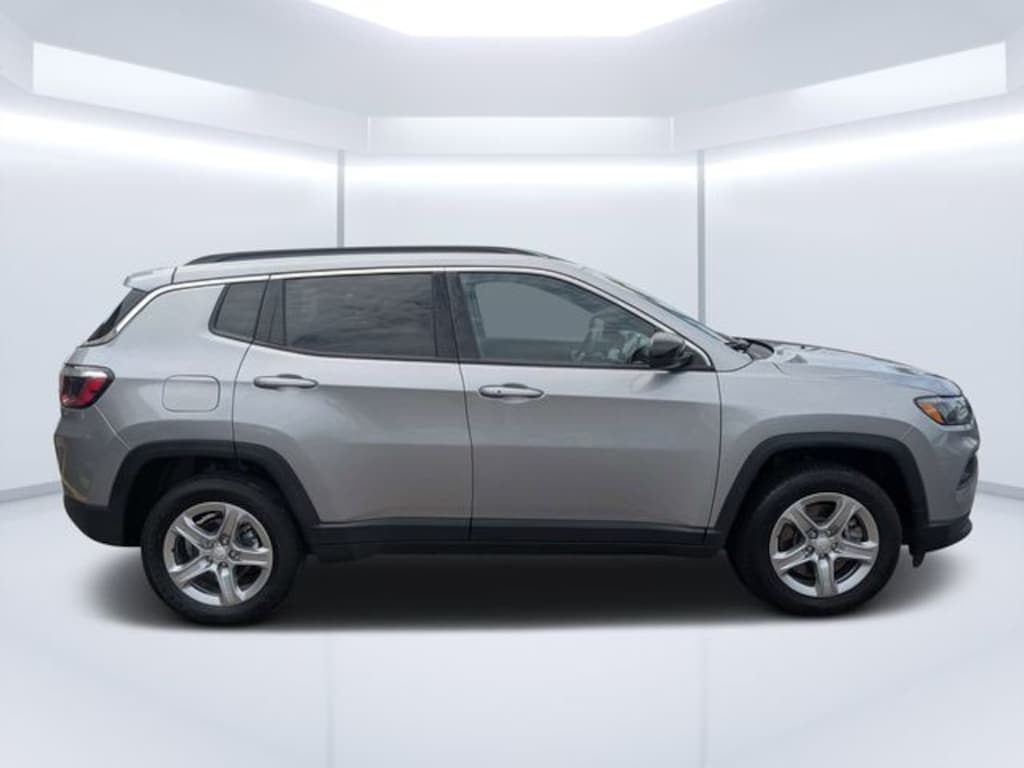 Used 2024 Jeep Compass Latitude SUV