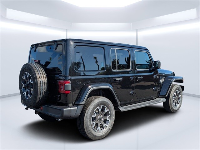 2025 Jeep Wrangler Sahara photo 3