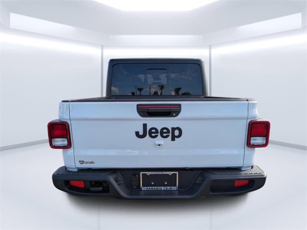 New 2025 Jeep Gladiator SPORT S 4X4 Pickup
